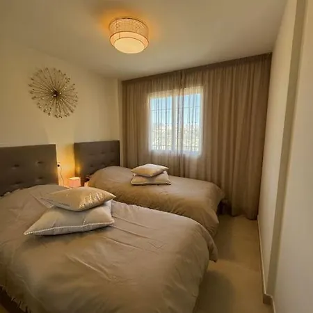 Apartment Luxe Zee- En Bergappartement