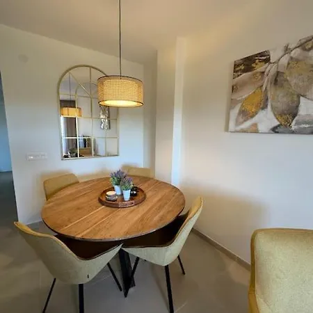 Luxe Zee- En Bergappartement Apartment El Faro